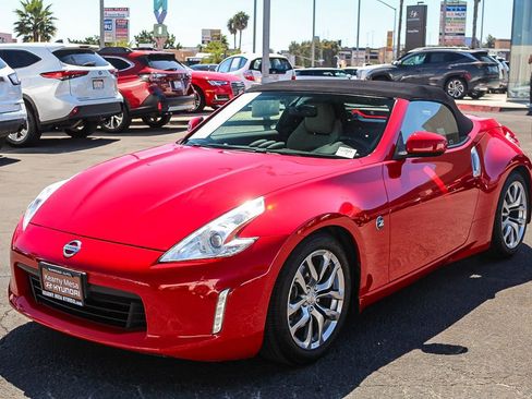 Used 2014 Nissan 370Z Touring w/ Navigation Package image 3