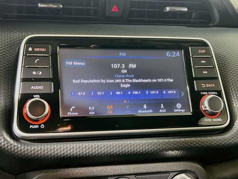 Used 2022 Nissan Kicks S FWD image 27