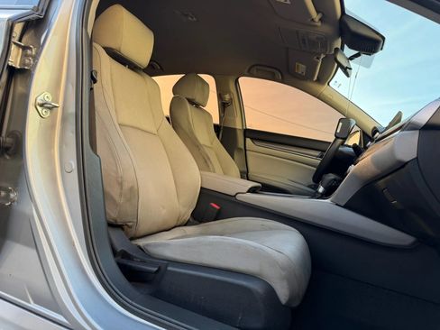 Used 2018 Honda Accord LX image 14