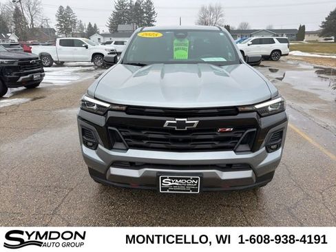 Used 2025 Chevrolet Colorado Z71 w/ Technology Package image 9