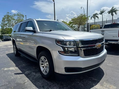 Used 2019 Chevrolet Suburban LT AWD/4WD image 3