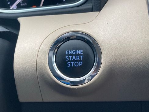 Used 2022 Toyota Avalon XLE FWD image 18