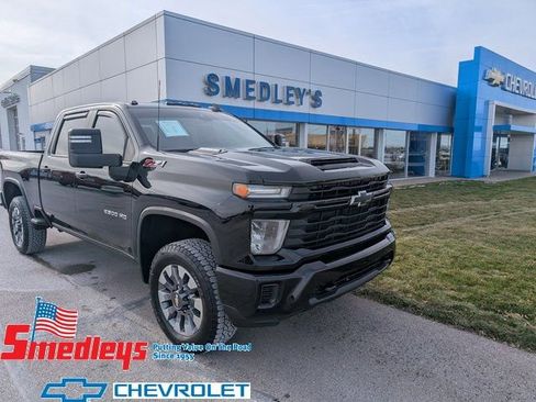 Used 2024 Chevrolet Silverado 2500 Custom w/ Custom Value Package image 1