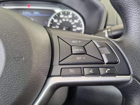Used 2025 Nissan Altima 2.5 SV FWD image 15