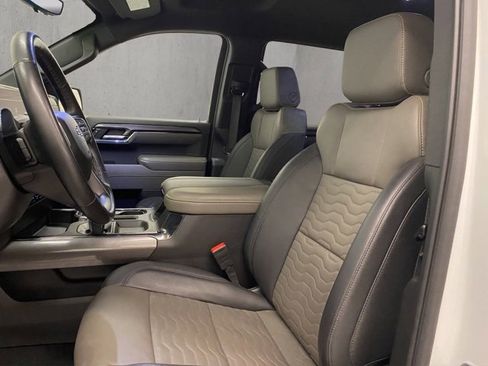 Used 2024 Chevrolet Silverado 1500 ZR2 w/ Technology Package image 13