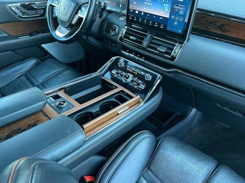 Used 2024 Lincoln Navigator Black Label image 15