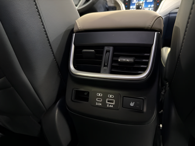 Used 2023 Subaru Outback Limited AWD/4WD image 35