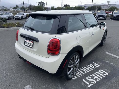 Used 2019 MINI Cooper 2-Door Hardtop image 5