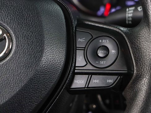 Used 2021 Toyota RAV4 LE image 14