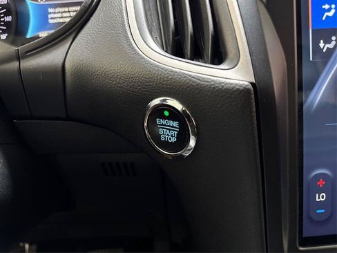 Used 2024 Ford Edge SEL AWD/4WD image 32