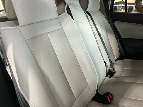 Used 2020 Volkswagen Tiguan S image 40