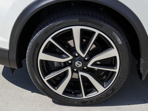 Used 2018 Nissan Rogue Sport SL AWD/4WD image 12