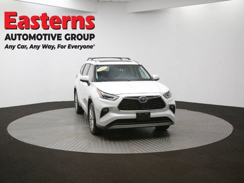 Used 2024 Toyota Highlander Platinum AWD/4WD image 57