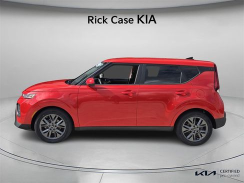 Certified 2021 Kia Soul S image 3