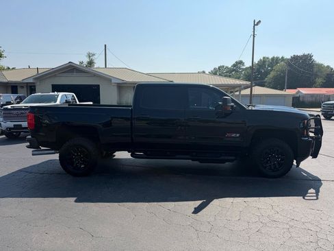 Used 2019 Chevrolet Silverado 2500 LTZ w/ Duramax Plus Package AWD/4WD image 4