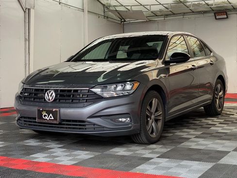 Used 2019 Volkswagen Jetta R-Line FWD image 3
