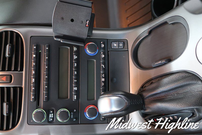 Used 2006 Chevrolet Corvette Coupe w/ Preferred Equipment Group RWD image 32