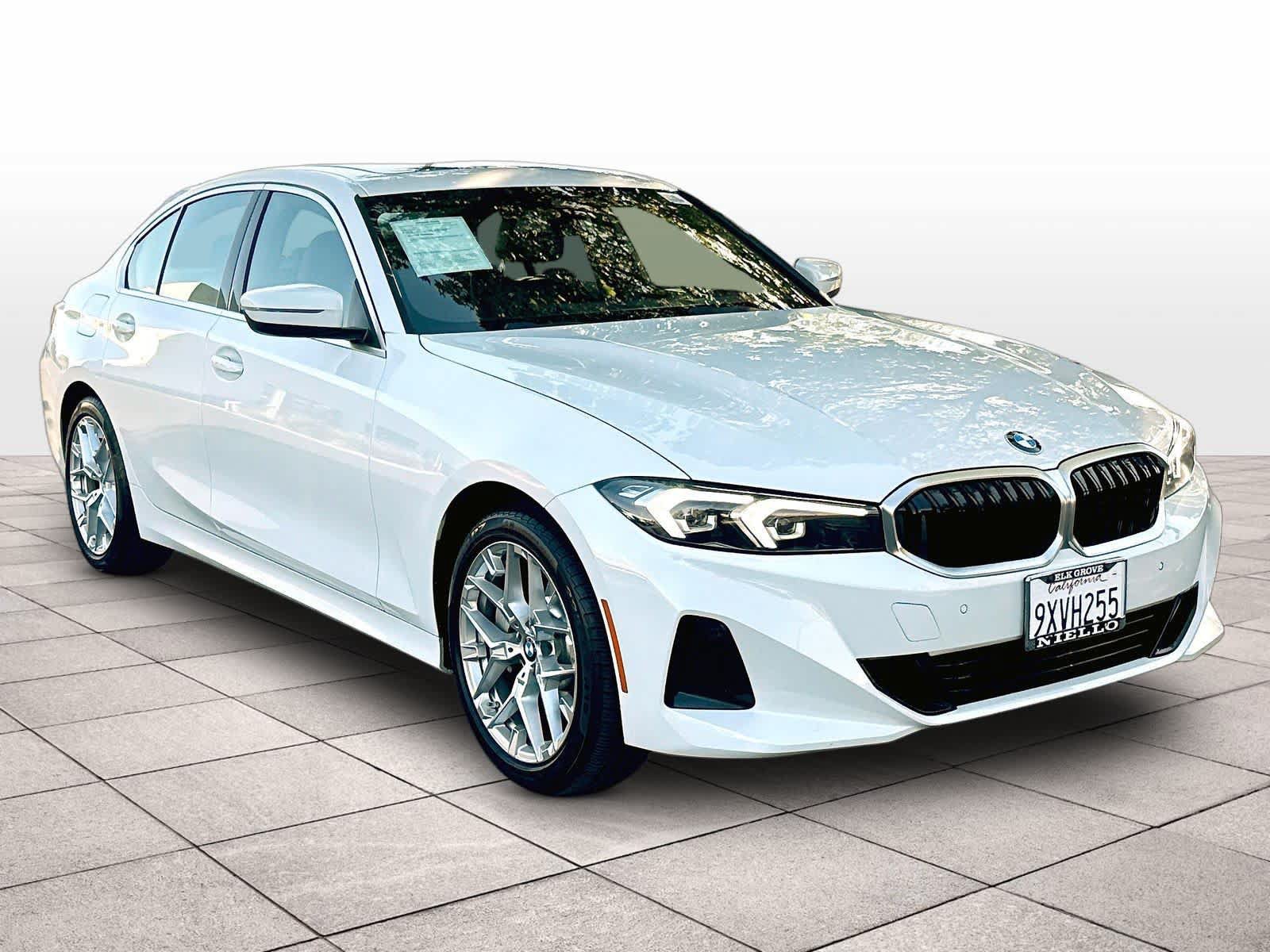 Used 2026 BMW 330i Sedan w/ Convenience Package RWD image 3