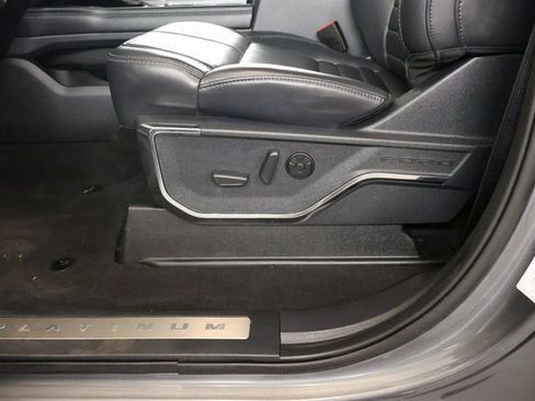 Used 2025 Ford F450 Platinum AWD/4WD image 12