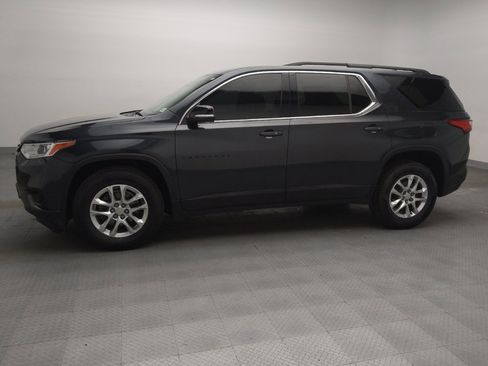 Used 2021 Chevrolet Traverse LT FWD image 2