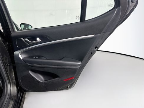 Used 2025 Genesis G70 2.5T AWD/4WD image 31