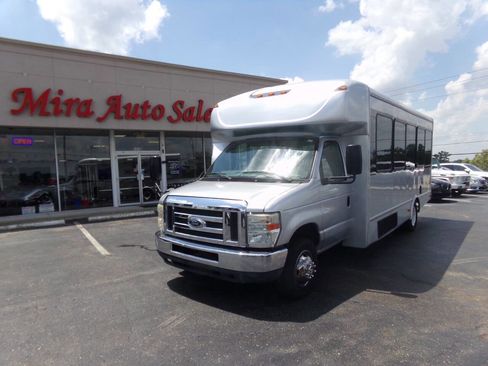 Used 2012 Ford E-450 and Econoline 450 Super Duty w/ Shuttle Bus Prep Pkg image 1