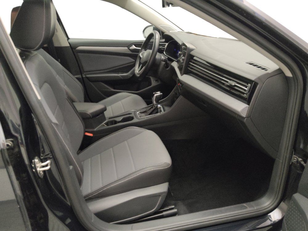 Used 2025 Volkswagen Jetta SE FWD image 21