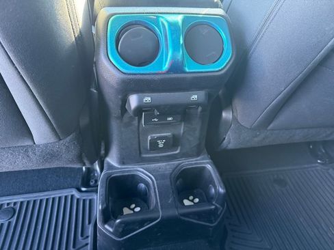 Used 2018 Jeep Wrangler Unlimited Sahara w/ Uconnect 4C Nav & Sound Group image 12