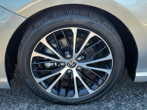 Used 2020 Toyota Camry SE image 12