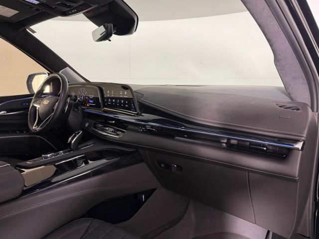 Used 2024 Cadillac Escalade ESV V AWD/4WD image 14