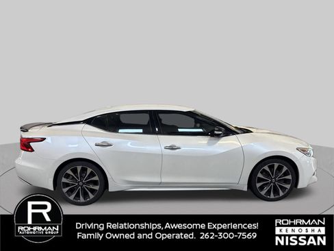 Used 2016 Nissan Maxima SR w/ Interior Lighting Package FWD image 7