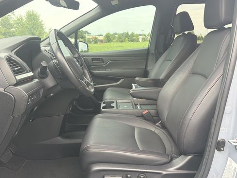 Used 2025 Honda Odyssey Sport-L image 24