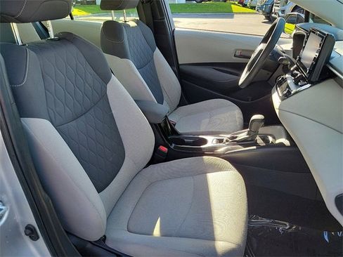 Used 2022 Toyota Corolla LE image 22