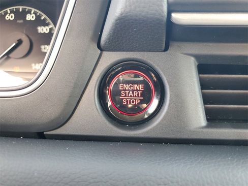 Used 2025 Honda Pilot EX-L image 32