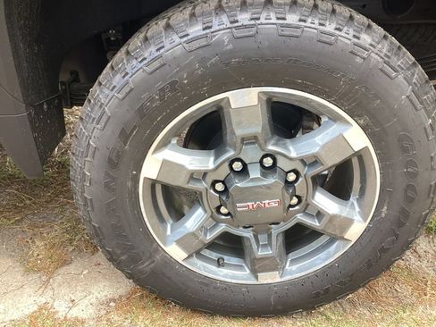 New 2026 GMC Sierra 2500 SLT w/ SLT Premium Package AWD/4WD image 13