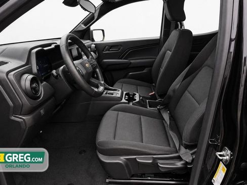 Used 2024 Chevrolet Colorado W/T RWD image 10