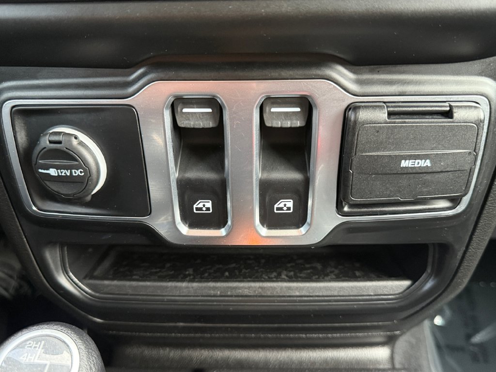 Used 2020 Jeep Wrangler Sport AWD/4WD image 17