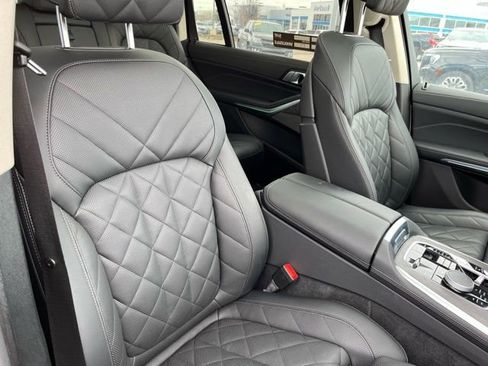 Used 2025 BMW X7 xDrive40i image 25