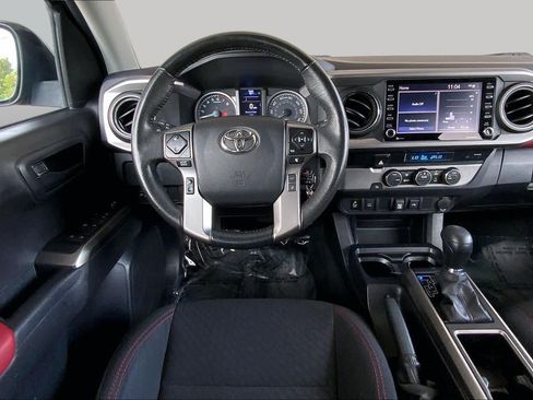 Used 2022 Toyota Tacoma SR5 w/ Technology Package RWD image 6