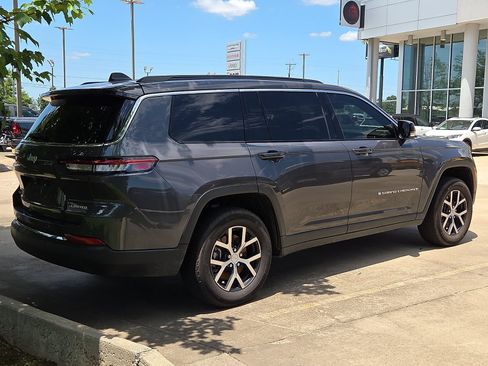 Used 2025 Jeep Grand Cherokee L Limited w/ Trailer Tow Package AWD/4WD image 4
