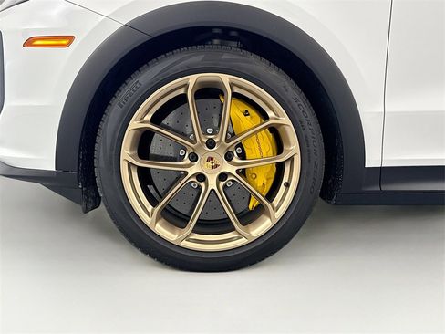 Used 2024 Porsche Cayenne Turbo GT image 34
