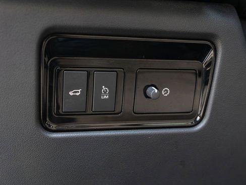 Used 2020 Jaguar F-PACE Premium AWD/4WD image 22