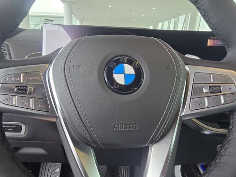 New 2026 BMW X7 xDrive40i w/ Premium Package image 23