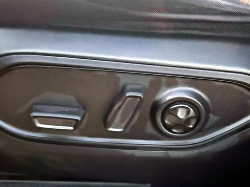 Used 2023 Jeep Grand Cherokee Laredo image 19