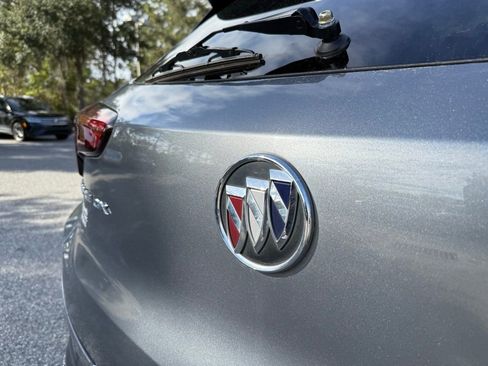 Used 2021 Buick Encore GX Essence image 12