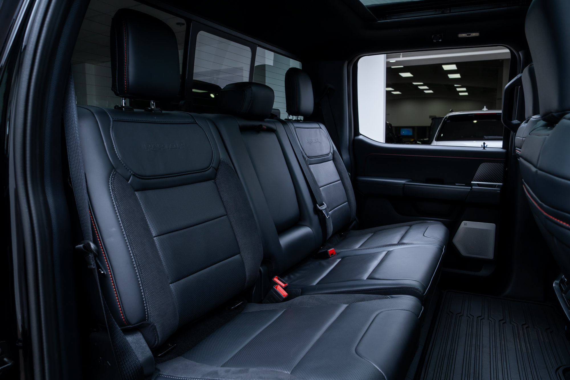 Used 2025 Ford F150 Raptor AWD/4WD image 23