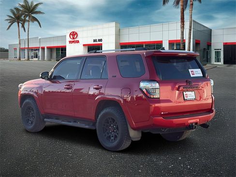 Used 2023 Toyota 4Runner SR5 Premium image 4