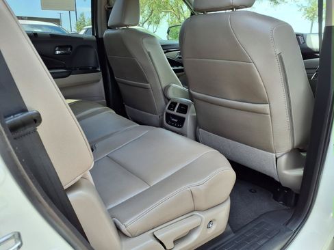 Used 2018 Honda Pilot Touring image 13
