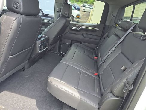 Used 2022 Chevrolet Silverado 1500 LTZ AWD/4WD image 4