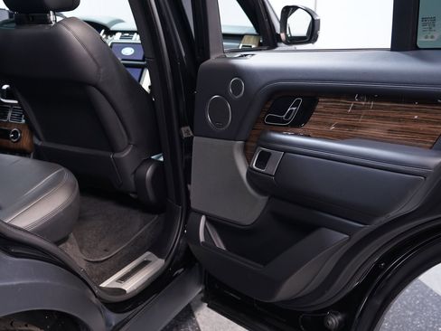 Used 2019 Land Rover Range Rover Supercharged image 38